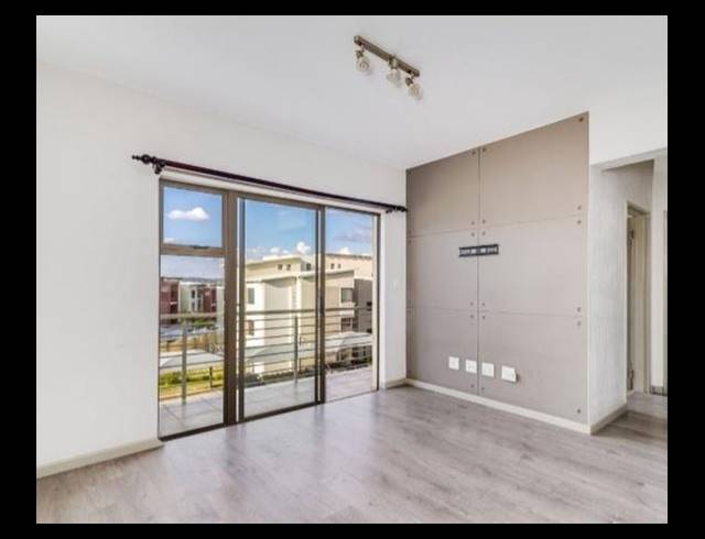 2 BEDROOM APARTMENT FOR SALE IN LONEHILL